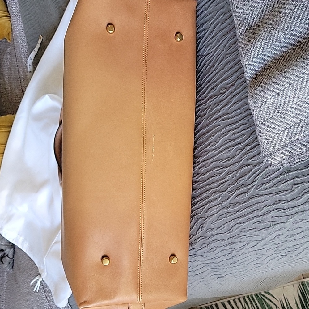Coach Soft Empire Carryall Bag 48 NWT In Honey Brown - Picture 13 of 14